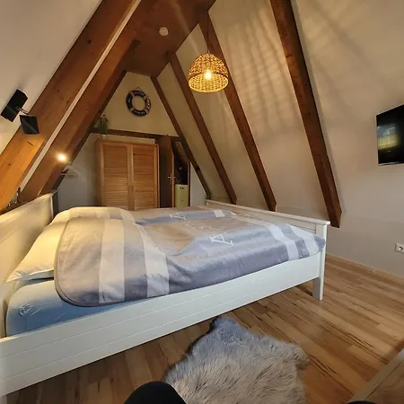 Nurdachhaus Storchennest بيت للعطل